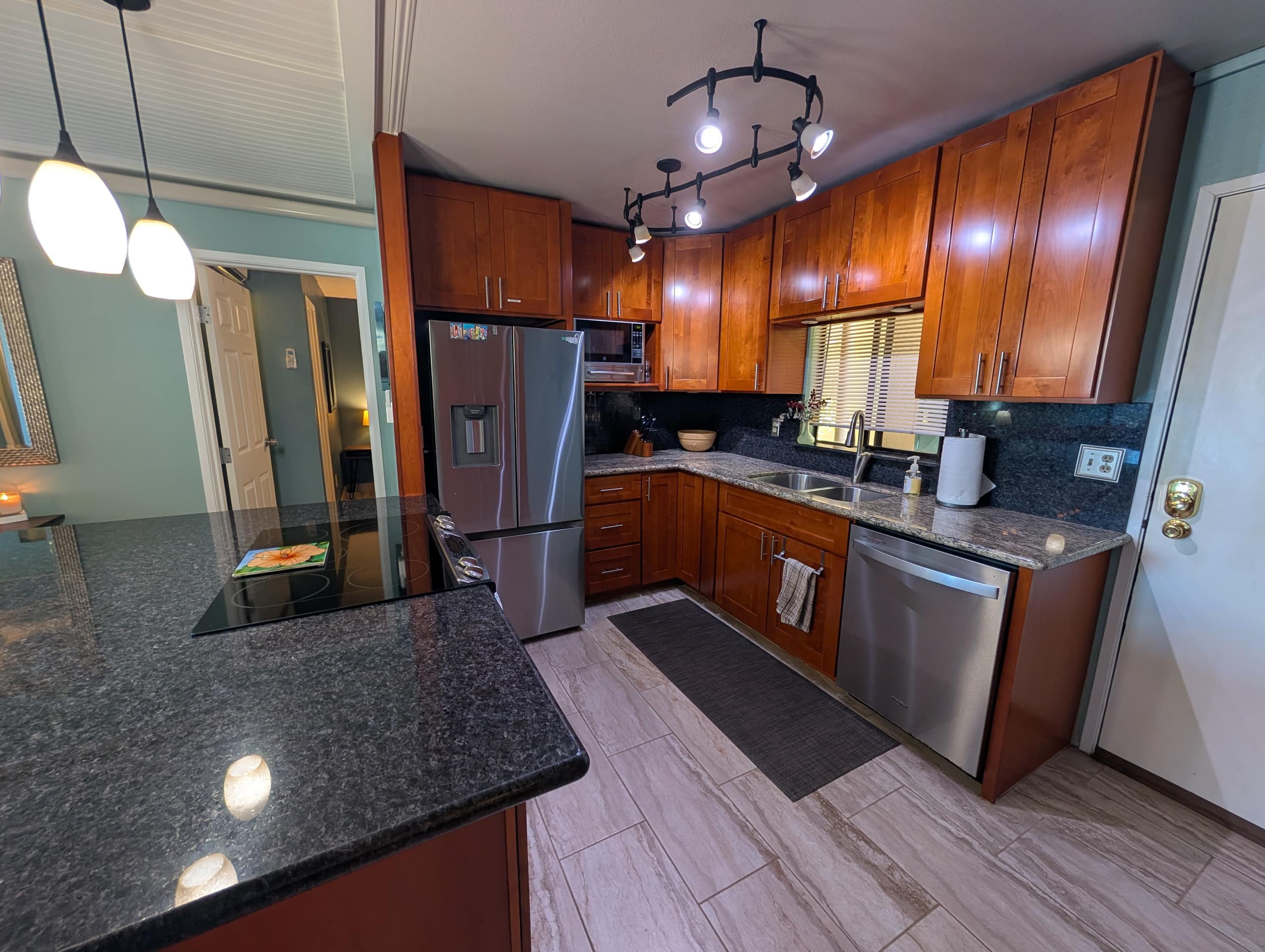 Condo in Kihei · ★4.89 · 3 bedrooms · 3 beds · 3 private baths - Image 9