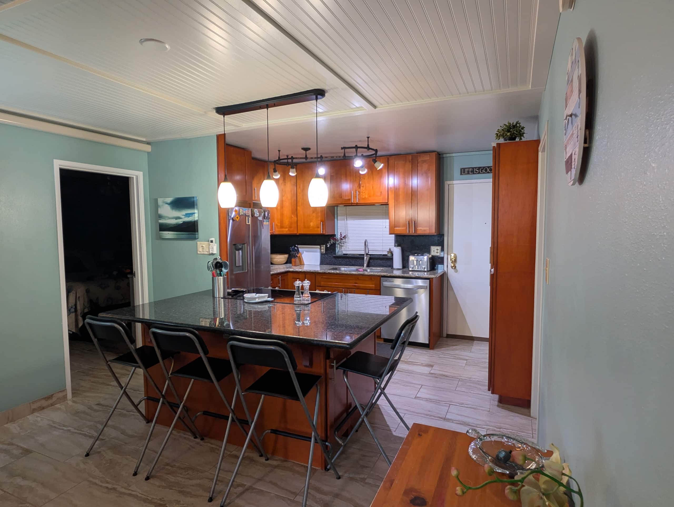 Condo in Kihei · ★4.89 · 3 bedrooms · 3 beds · 3 private baths - Image 15
