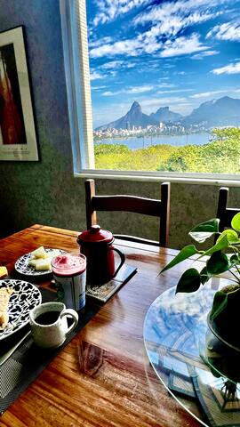 Safe and well located apt with breathtaking view gallery image 2