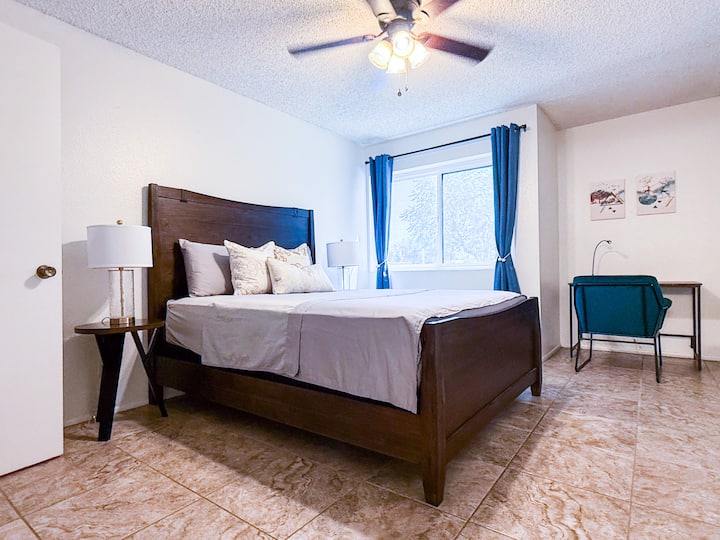 Stylish Downtown Tempe Studio - Tempe, AZ