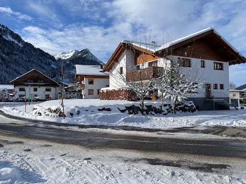Spacious house within walking distance of the slopes