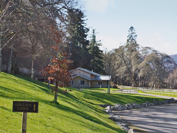Ghillies Lodge - Syyc - Inverness