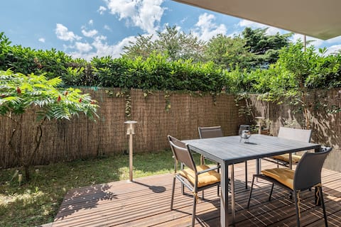 2 bedroom, modern decor, quiet, air-conditioned with garden