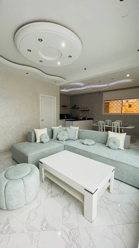 Luxe apartment vc large terrace ( villa )