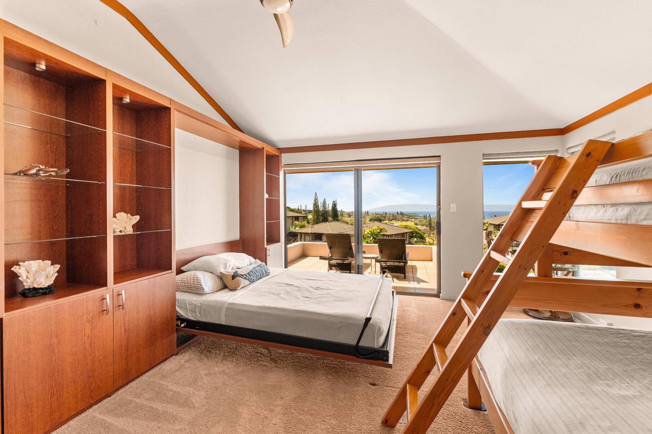 Condo in Lahaina · ★5.0 · 2 bedrooms · 3 beds · 2 baths - Image 42