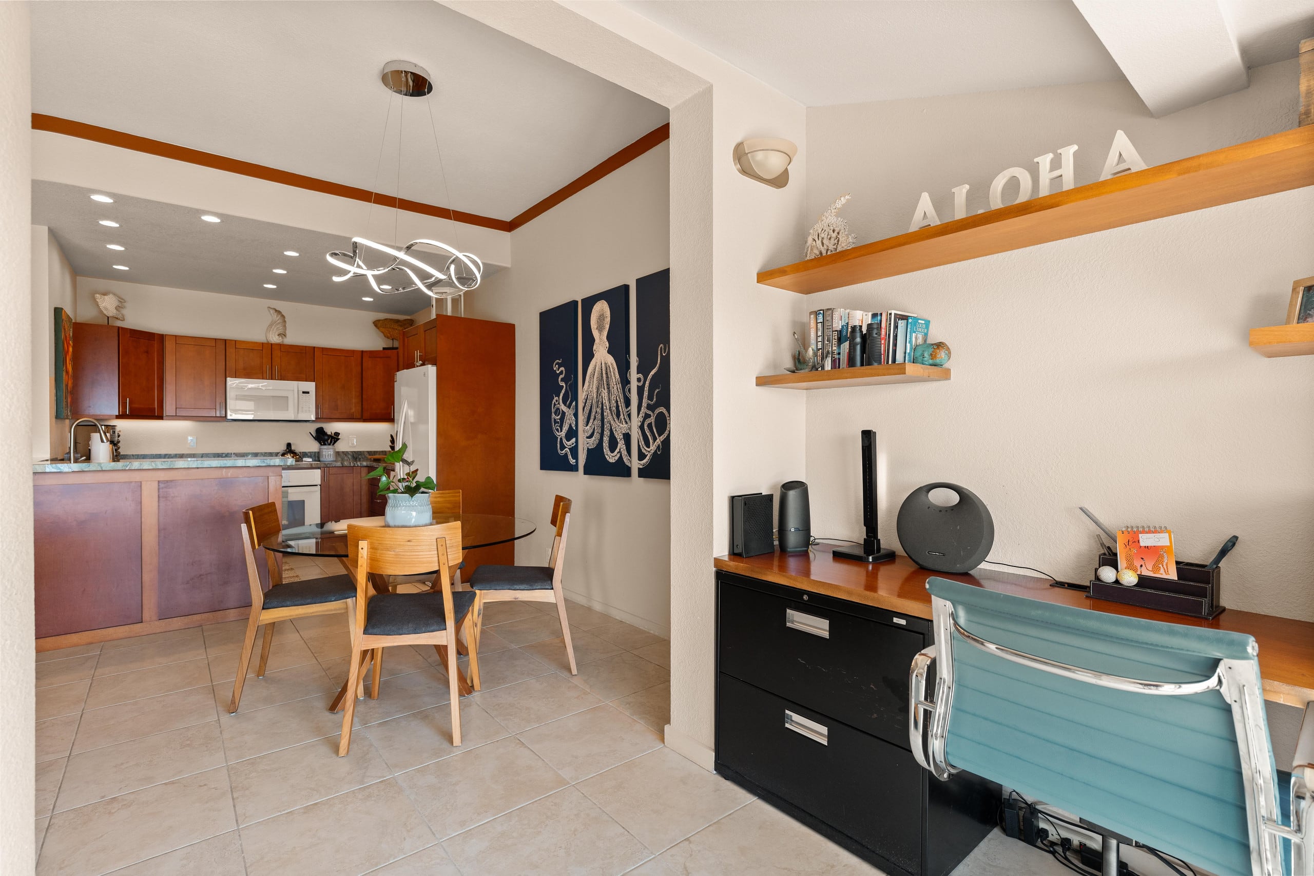 Condo in Lahaina · ★5.0 · 2 bedrooms · 3 beds · 2 baths - Image 17