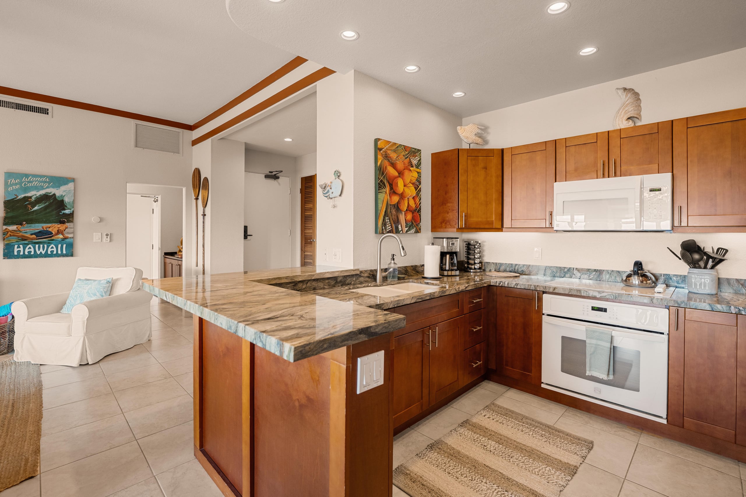 Condo in Lahaina · ★5.0 · 2 bedrooms · 3 beds · 2 baths - Image 22