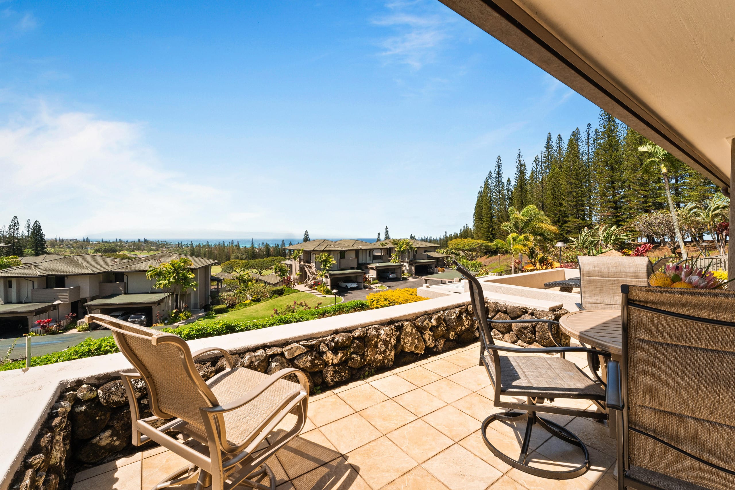 Condo in Lahaina · ★5.0 · 2 bedrooms · 3 beds · 2 baths - Image 61