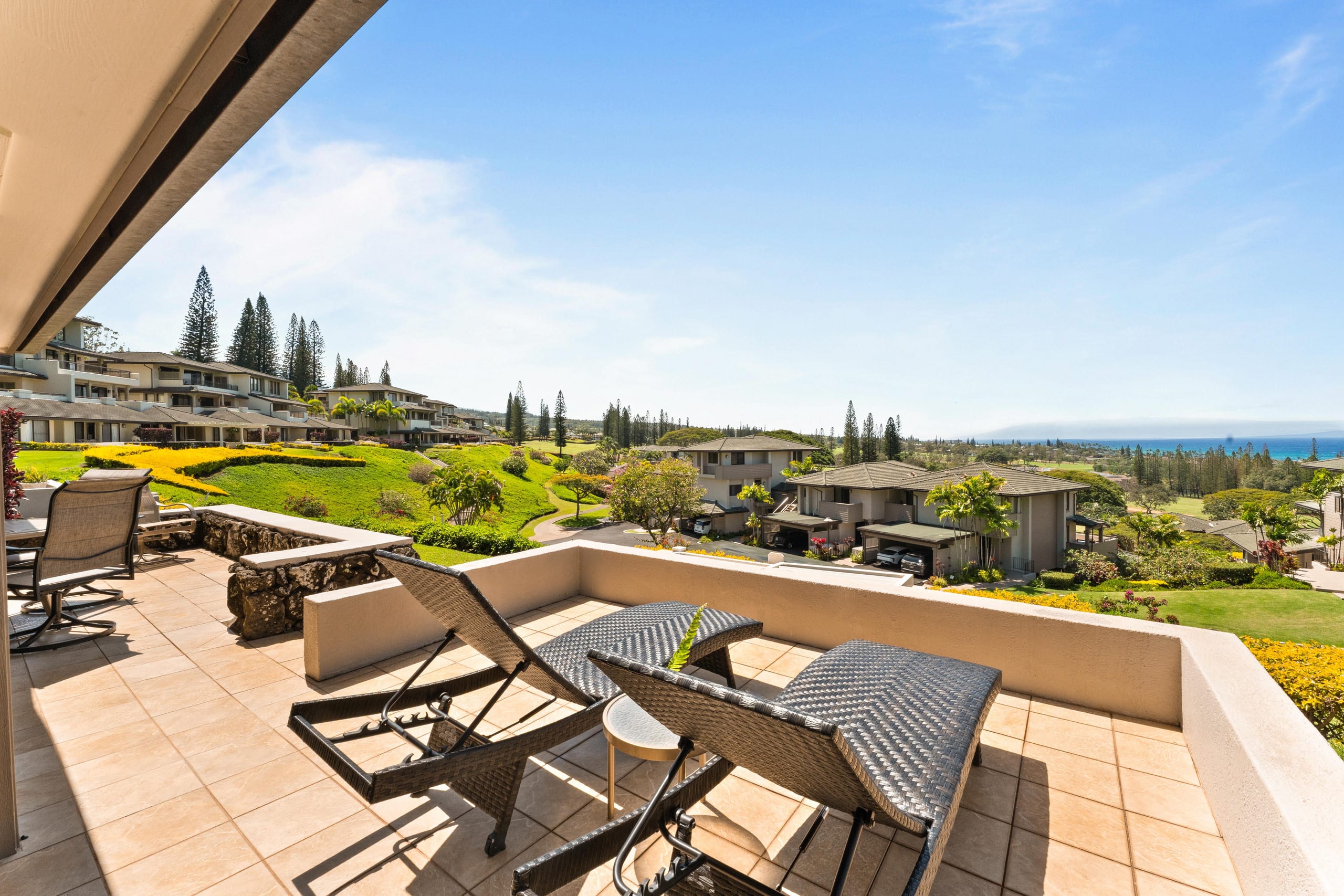 Condo in Lahaina · ★5.0 · 2 bedrooms · 3 beds · 2 baths - Image 2