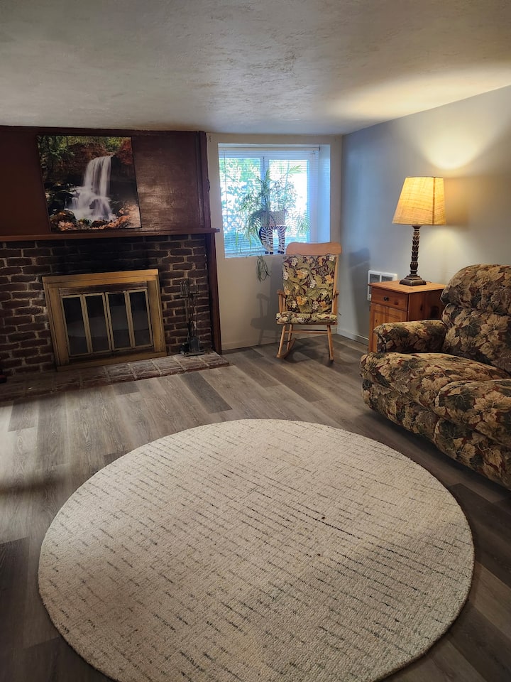 A Home Away From Home, Office - Des Moines, WA