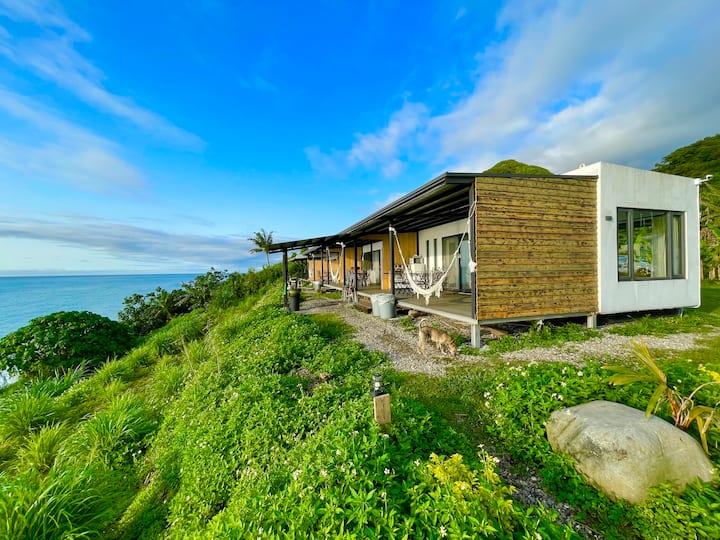 Sea view private house with 4 large suites, each with bathtub, barbecue, walk to the beach…