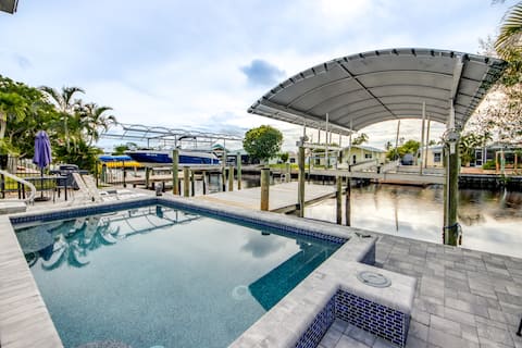 Sunset POOL Waterfront
Kayak bikes fish from dock