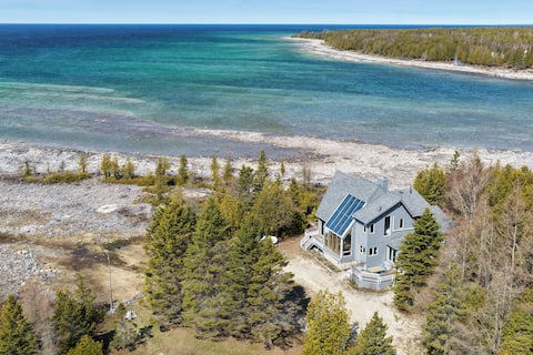 Casolena Panoramic Waterfront Cottage in Tobermory