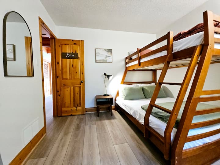 Bosco (whispering forest): twin over full bunk bed for the youngsters