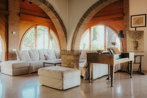 Villa with pool, sea view, hills, Tuscany