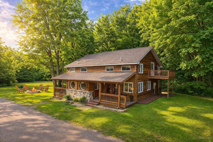 Golf, Fish and Ski at Crystal Mtn Sleeps 10/20 ppl