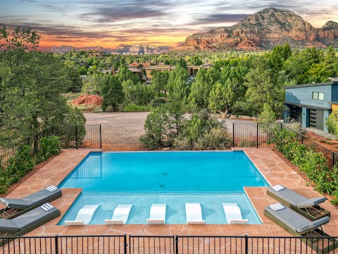 Spectacular Red Rocks/Heated Pool/Spa/EV Charger