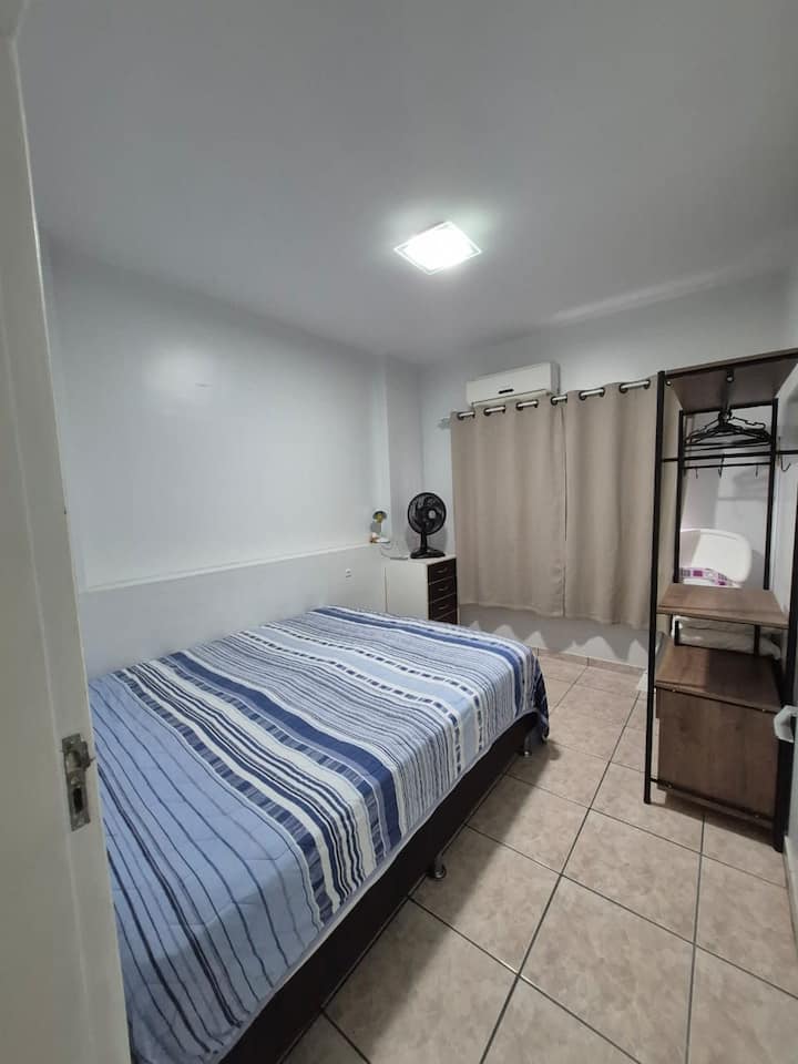 kitanda aina ya queen double bed.