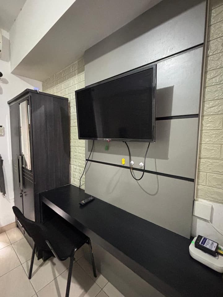Cozy Studio Apartment At The Springlake Bekasi - Bekasi
