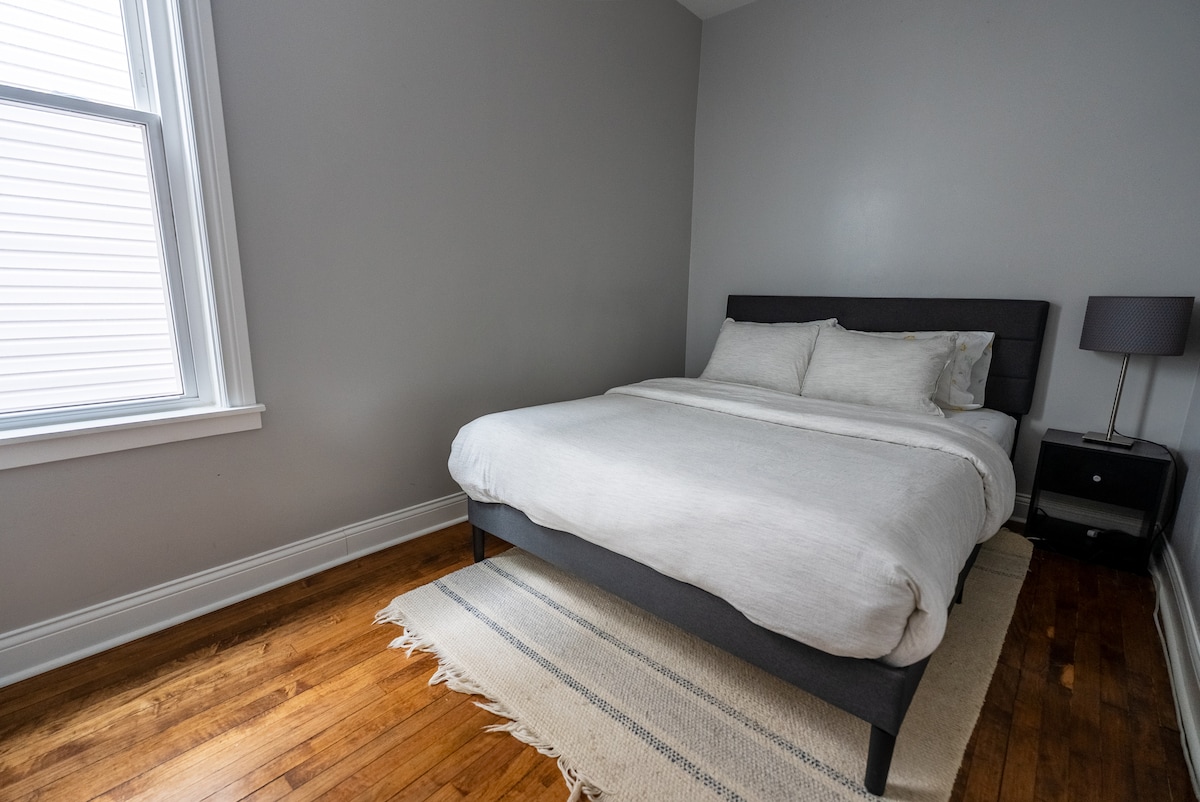 Huwezi kukosea wakati wa kuchagua chumba cha kulala kwa ajili yako mwenyewe.