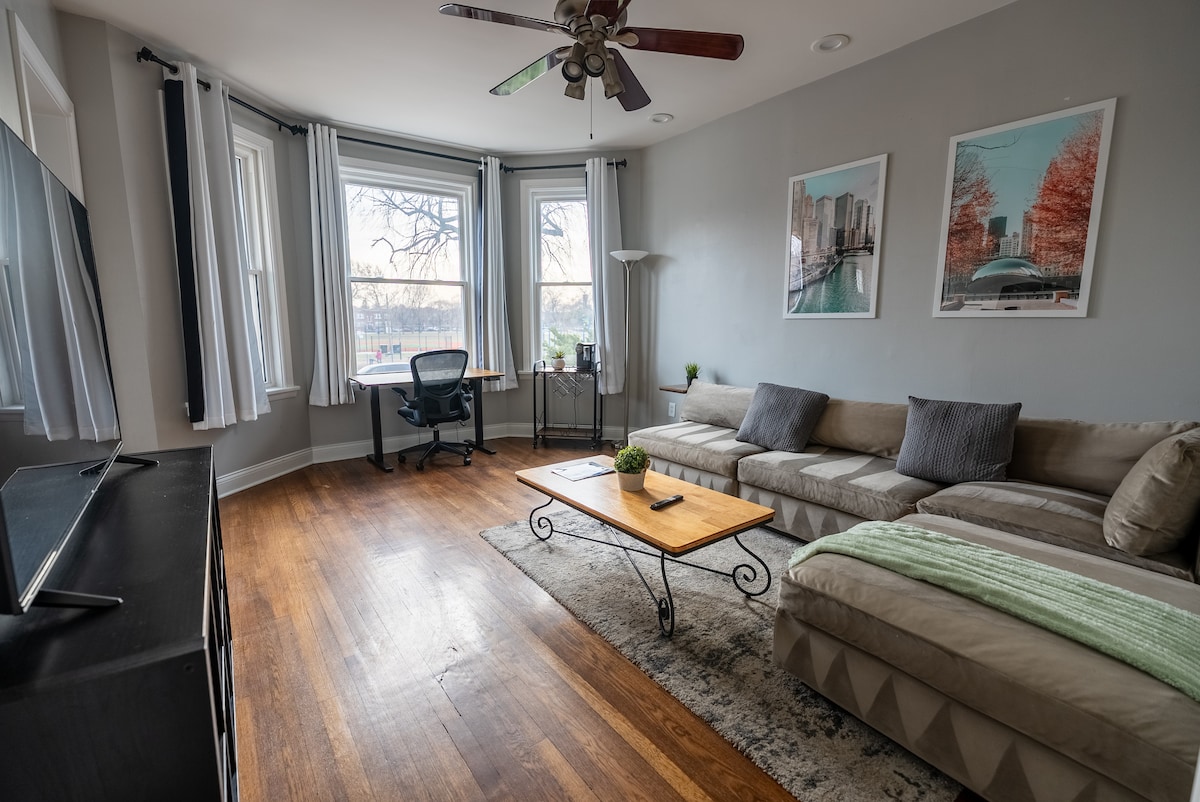 Acha nyumba yetu iwe kituo cha ziara kamili ya Chicago!