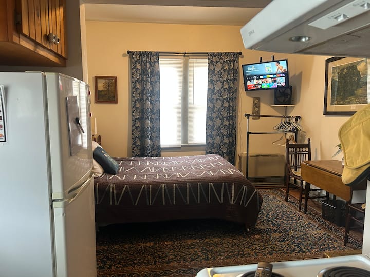 Studio Apt. - Great For Mtn Visitors + Nurses - Rutland, VT