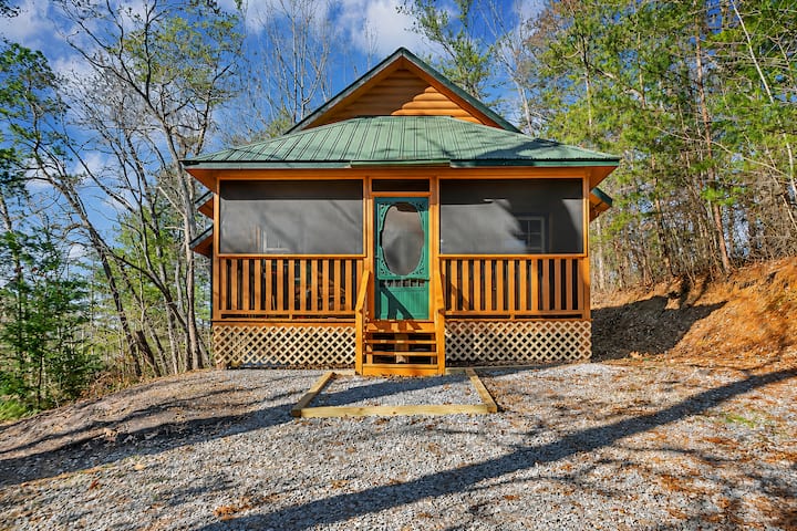 Cozy Mountainside Cabin, Seasonal Views Of Mt. Leconte & Minutes From Dollywood. - Pigeon Forge, TN