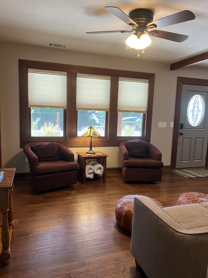 Cute And Cozy In A Quiet Town - Templeton, CA