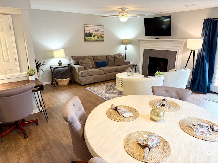 Business Travelers Delight - Walk To Alpharetta - Alpharetta, GA