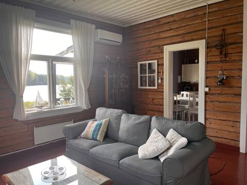Top performing Airbnb: Charming cottage by the lake in a farm setting in Päijät Häme