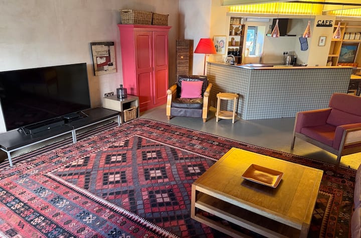 Self Contained Open Plan Studio Flat. - Queensferry