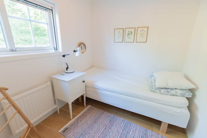 Sovrum 2 / Dhomë gjumi 2 - 90x200 cm