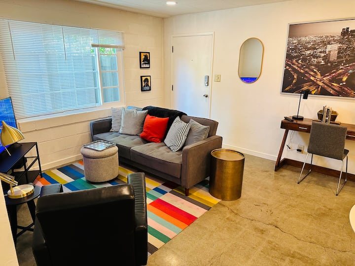 Mid-century Sf Style Flat, W/yard/laundry/carport - Sacramento, CA