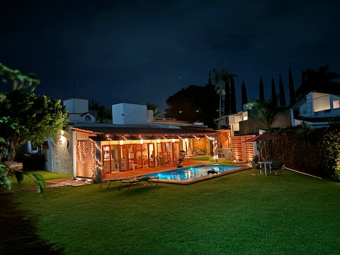 House in Lomas de Cocoyoc, Pool, Pet friendly.