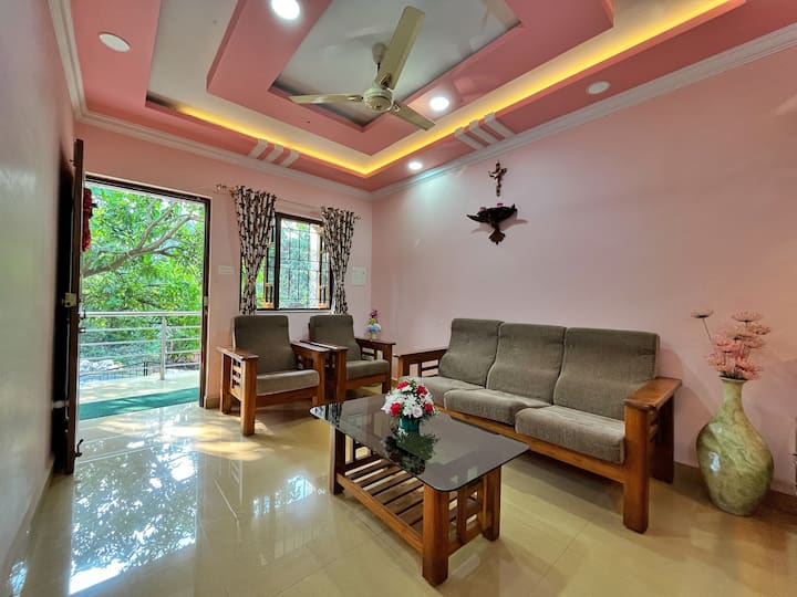 Living room image 1