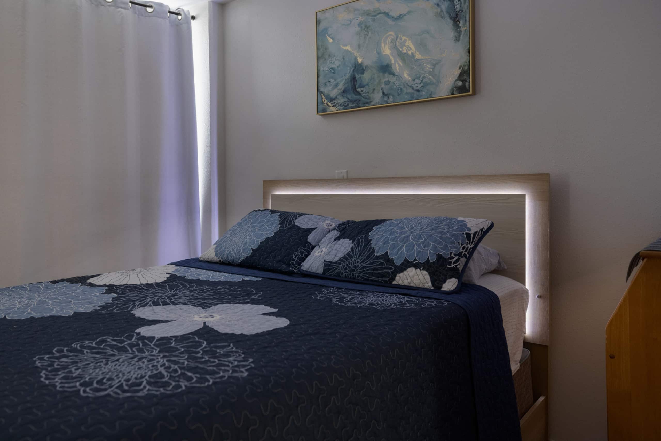 Condo in Honolulu · ★4.68 · 1 bedroom · 2 beds · 1 private bath - Image 8