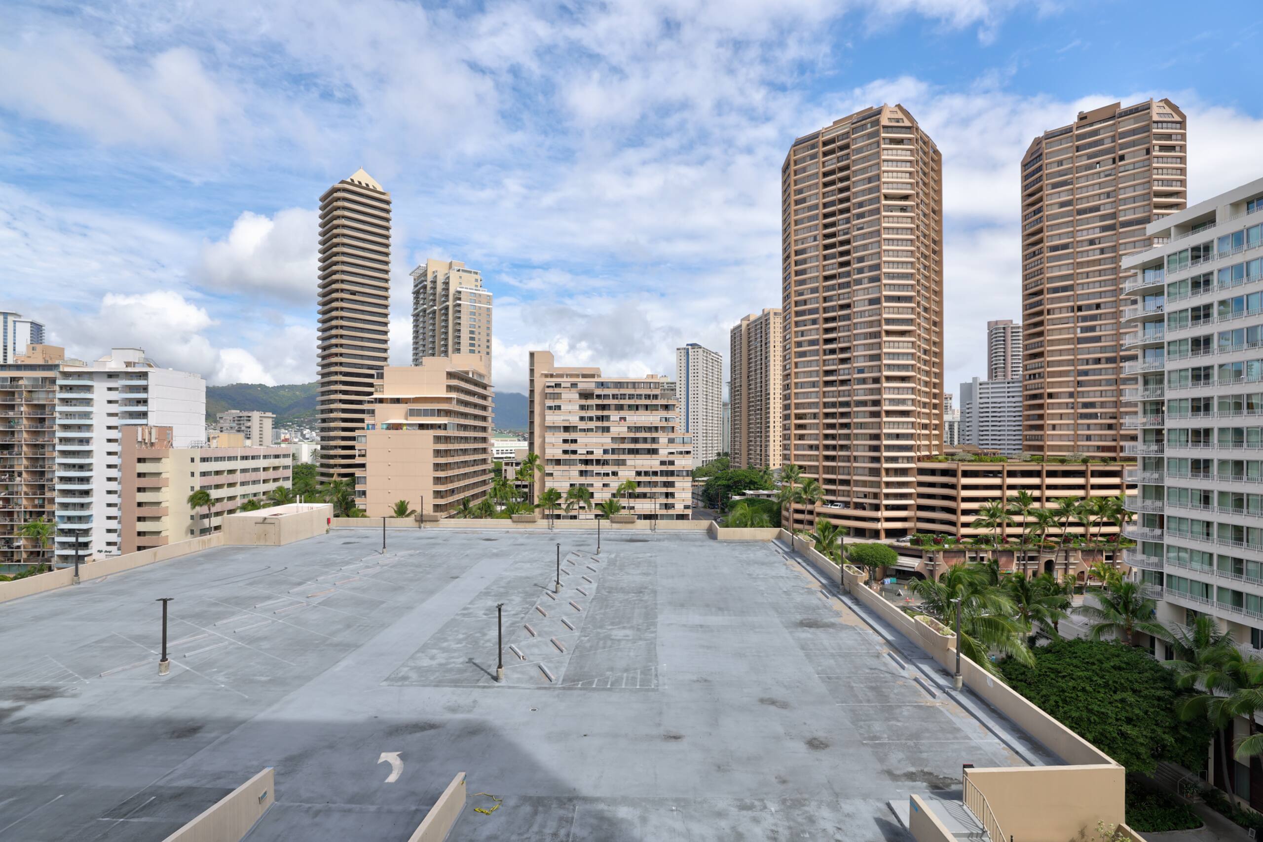 Condo in Honolulu · ★4.68 · 1 bedroom · 2 beds · 1 private bath - Image 9