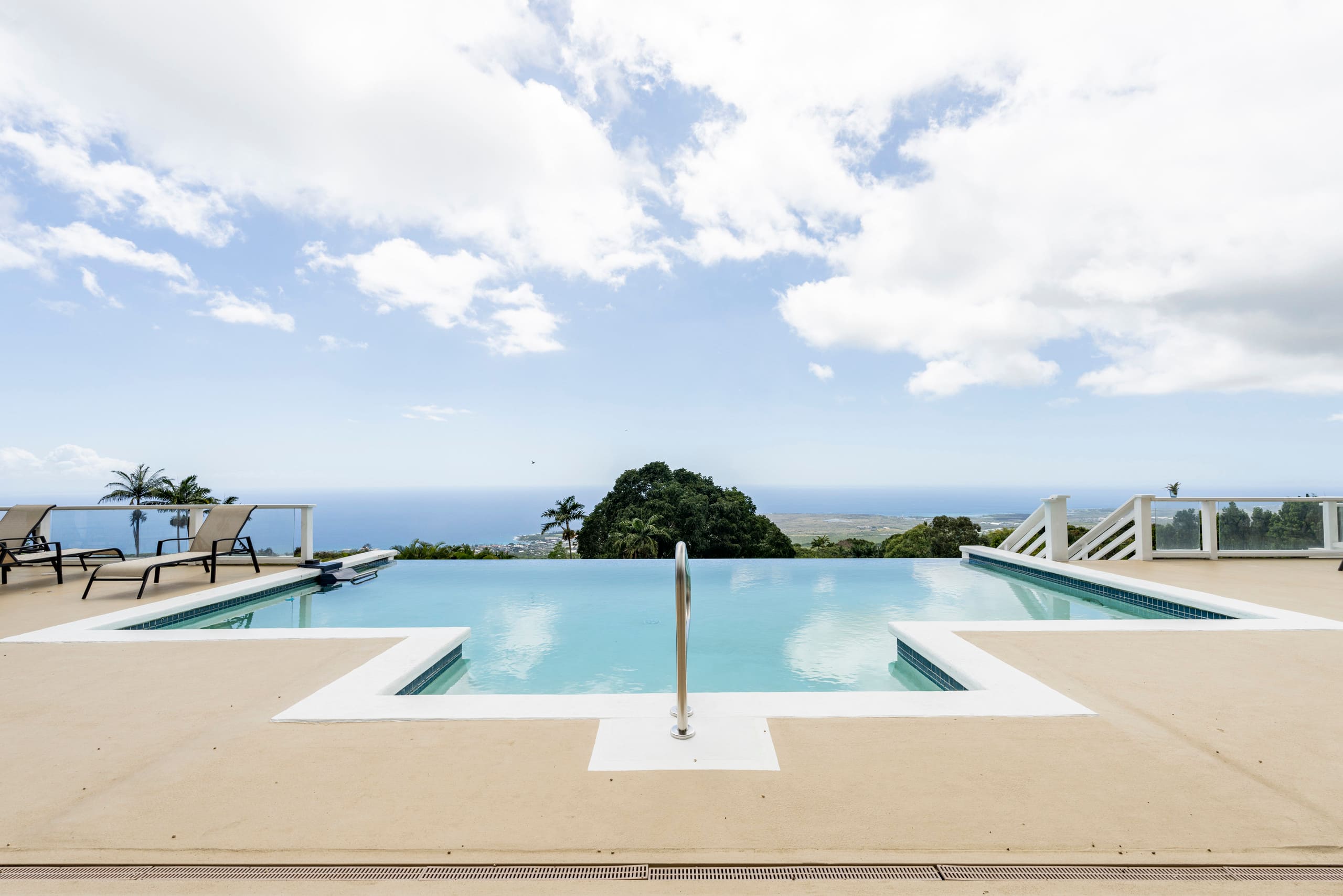 Oceanview High End Luxury Villa with Pool & Spa - Photo 40