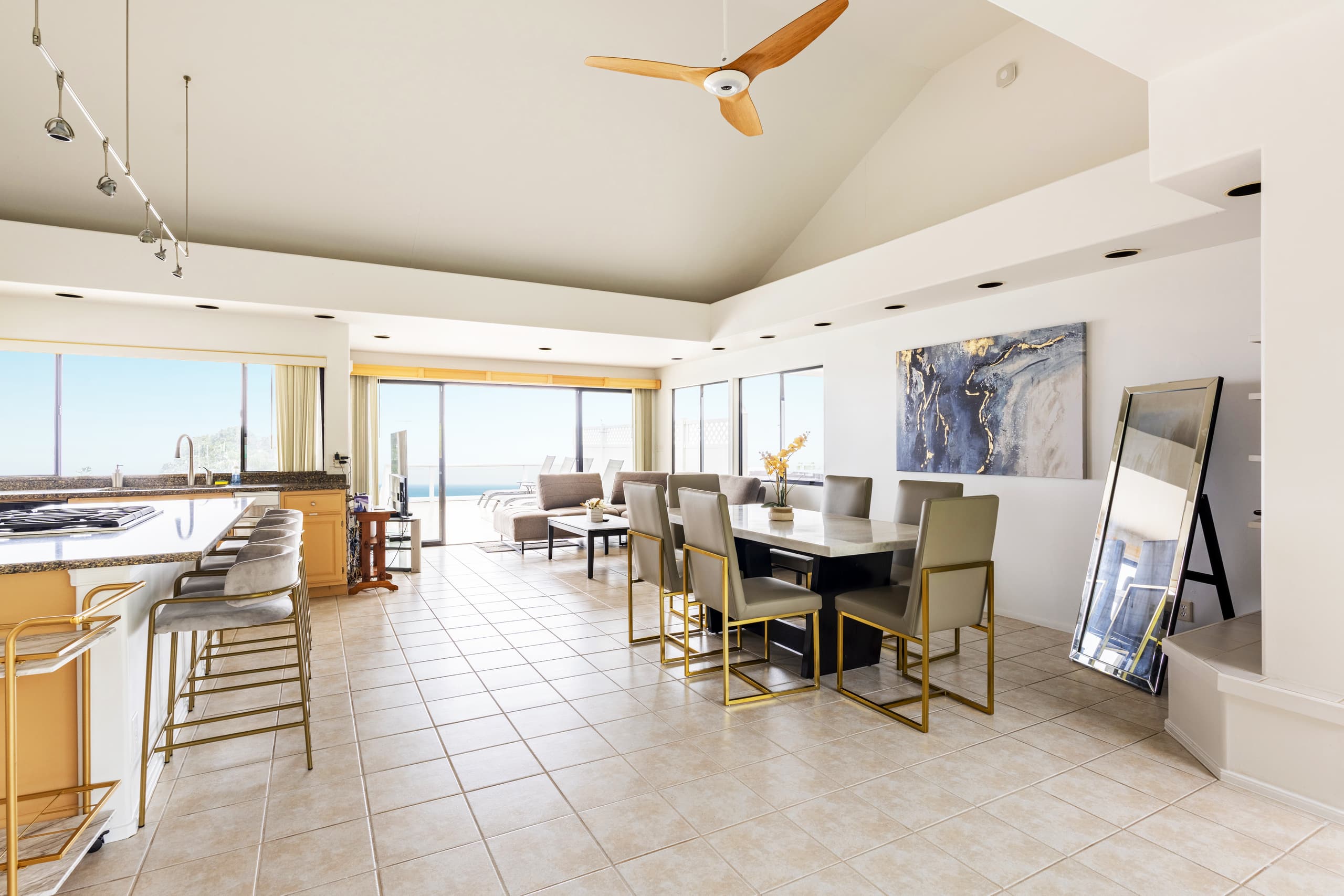 Oceanview High End Luxury Villa with Pool & Spa - Photo 10