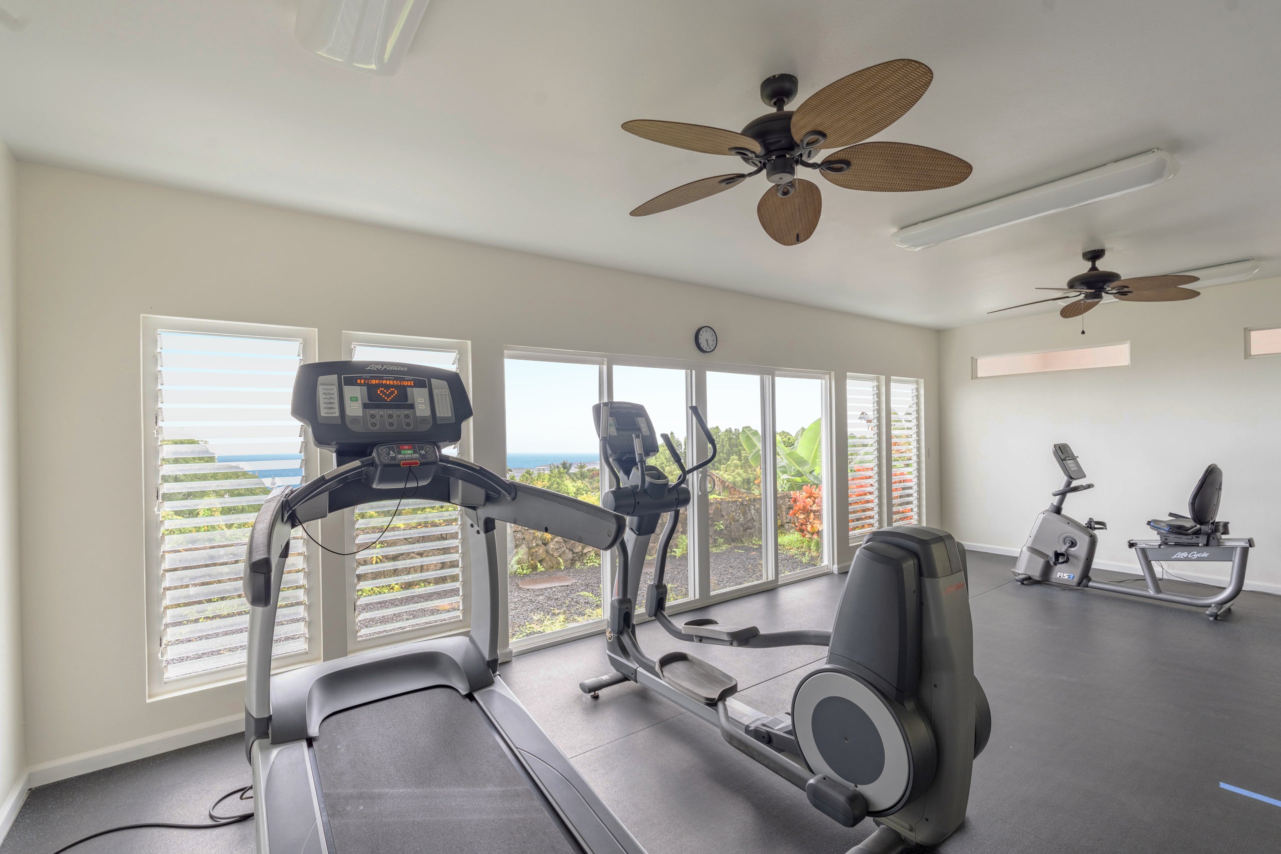 Oceanview High End Luxury Villa with Pool & Spa - Photo 37