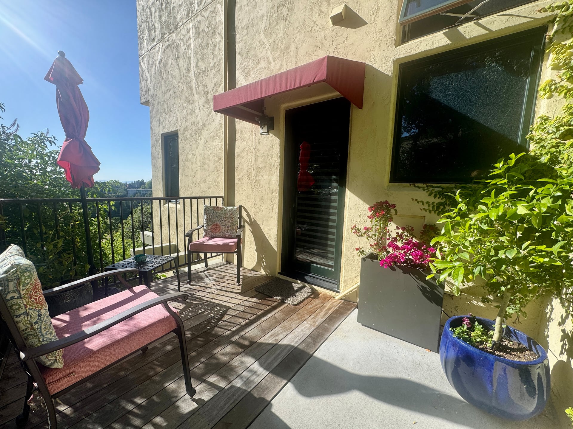 Sunset Spa Suite w/private patio, views & parking