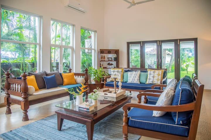✨A living room that feels like a warm Goan hug✨
Soaked in natural light, wrapped in tropical greens, and designed for long, laughter-filled conversations.✨