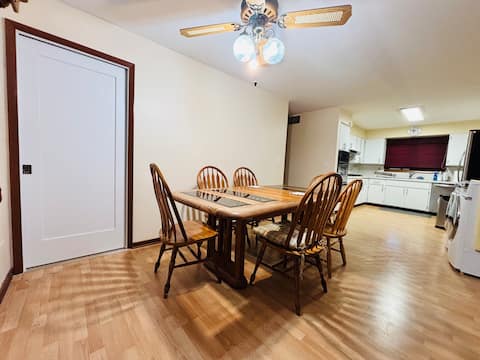 Sleeps 16+: 6 bdrms 5 baths Multiple Family