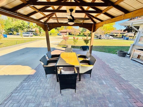 Sleeps 10+ Greenbelt Forest 5 Beds 2.5 Baths