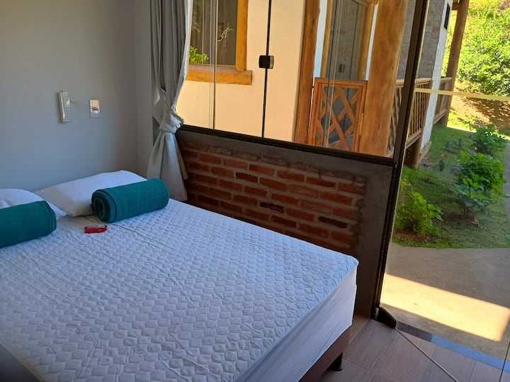 suite 5: ventilador de pared y smartv 