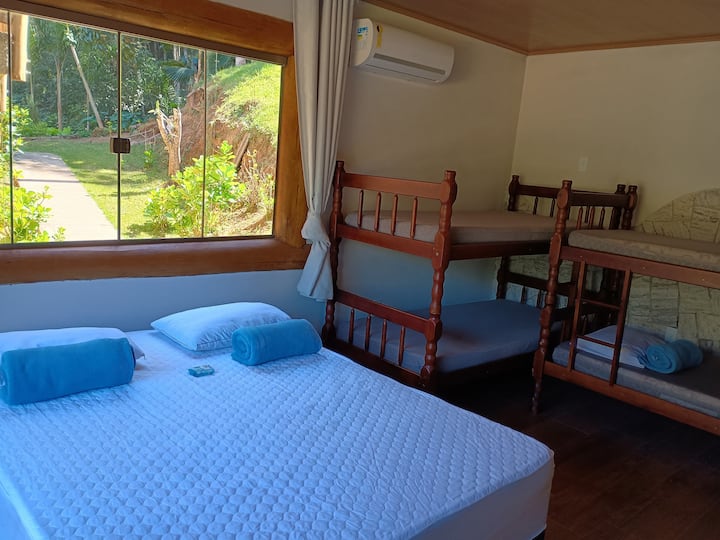 suite 2: aire acondicionado, smartv y minibar 