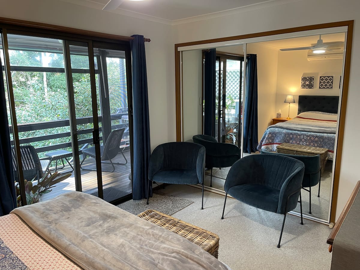 Perfect location: self-cater rainforest snug — photo via the host's Airbnb listing