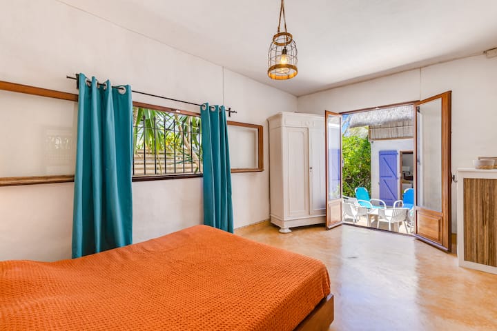 Chumba cha watu wawili chenye ufikiaji wa baraza 