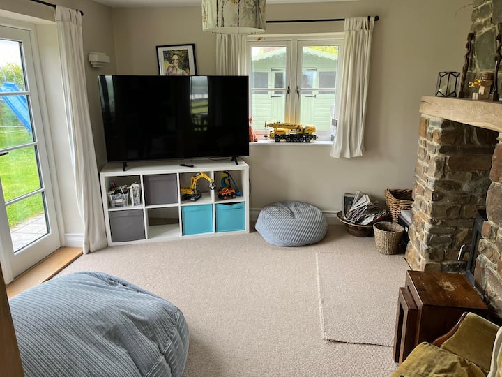 Beautiful Family Home In Rural Devon Village - Devon