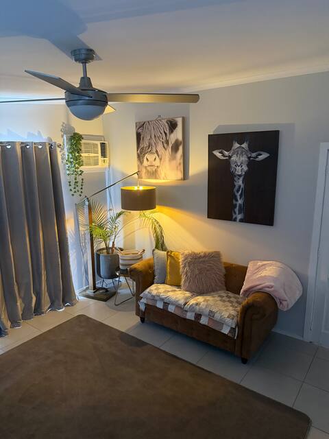 Top Airbnb: Yours & Theirs Pet Friendly in Alpine Shire
